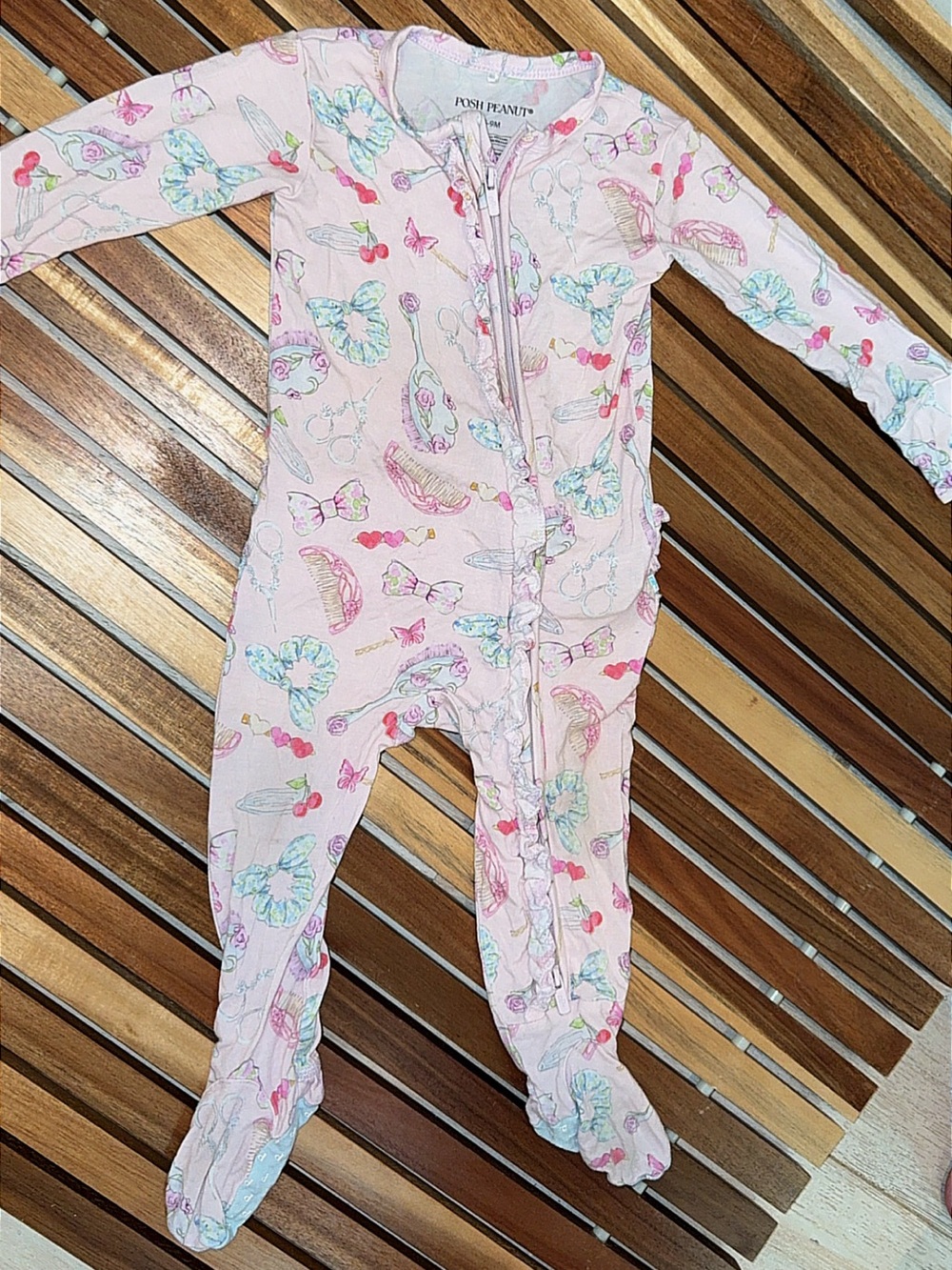 Posh Peanut Carlita Hair Salon 6-9 Ruffle Footed onesie pajamas baby Bamboo EUC - Picture 7 of 7